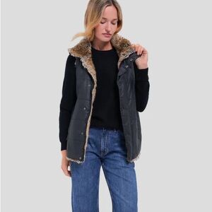 Tuckernuck Black Puffer Vest with Faux Fur Trim